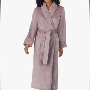 Carole Hochman Purple Shawl Collar Robe Medium